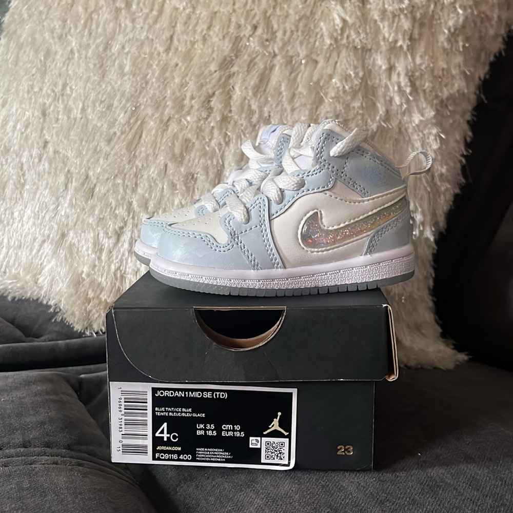 Jordan 1 Mid